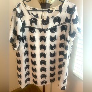 Short Sleeve Blouse with Cats - 2XL
